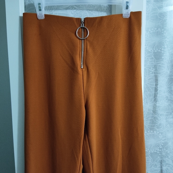 Ardene stretchy sienna rust split leg pants - Picture 2 of 7